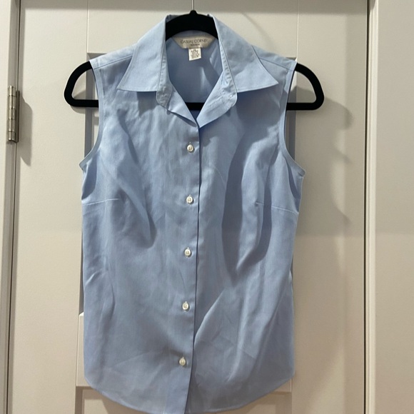 Casual Corner Non Iron sleeve less fitted button down baby blue Women's XS EUC - Picture 3 of 14